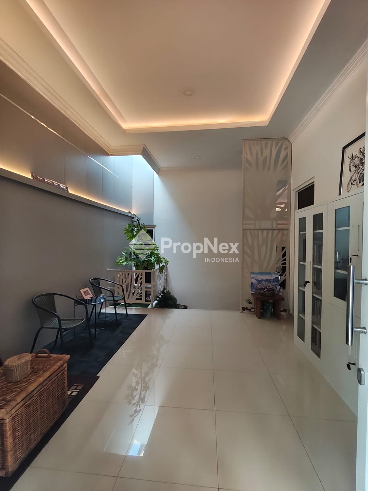 MURAH!! Rumah Semi Furnished 5 Kamar di Jangli Tlawah Semarang — foto 2